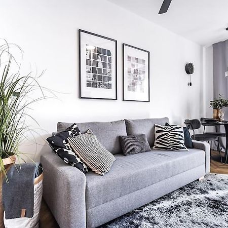 Myslbekova 5 Apartment Ostrava Bagian luar foto