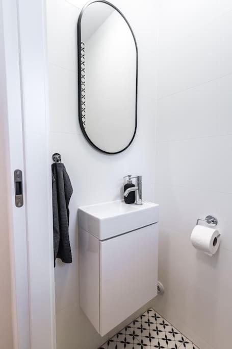 Myslbekova 5 Apartment Ostrava Bagian luar foto