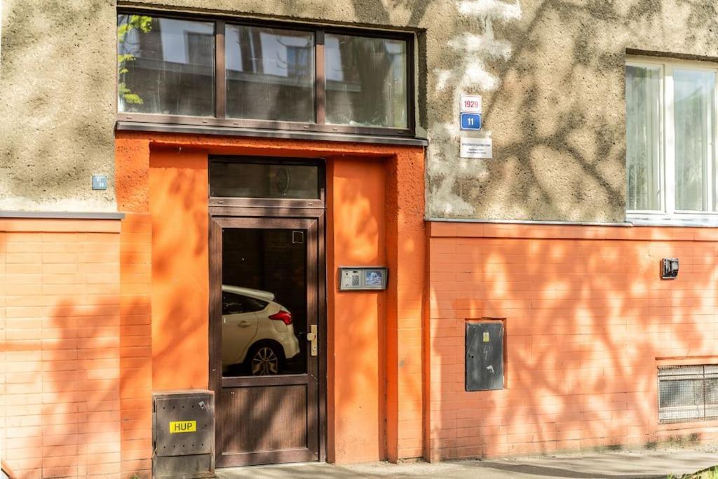 Myslbekova 5 Apartment Ostrava Bagian luar foto